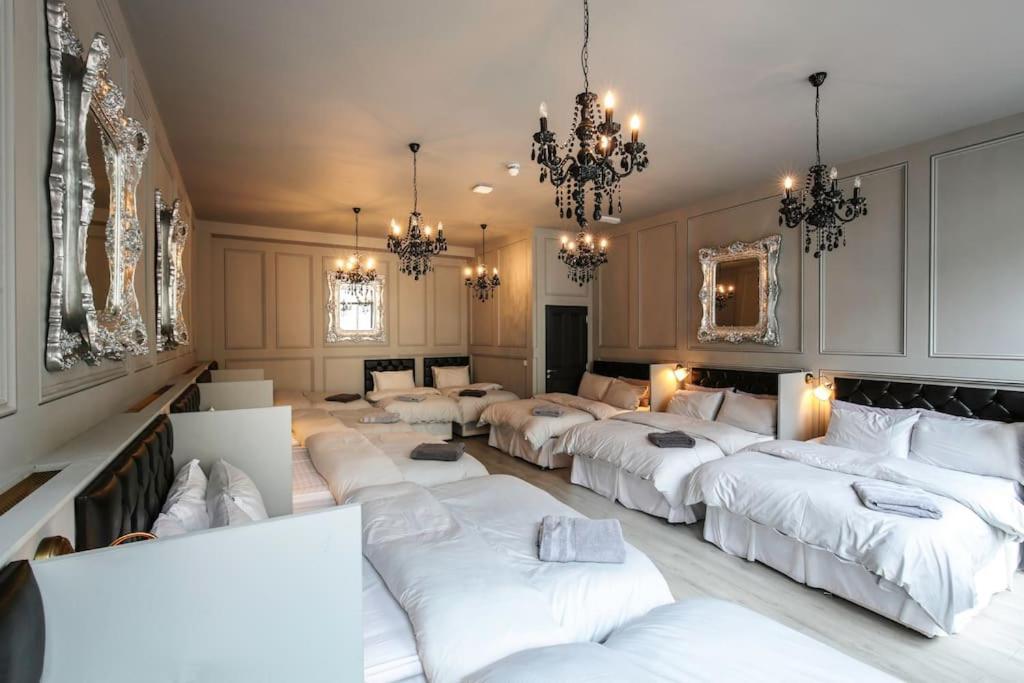 The V.I.P Suite - Sleeps 24! Best For Large Groups Liverpool Exterior photo