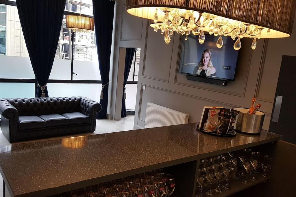 The V.I.P Suite - Sleeps 24! Best For Large Groups Liverpool Exterior photo