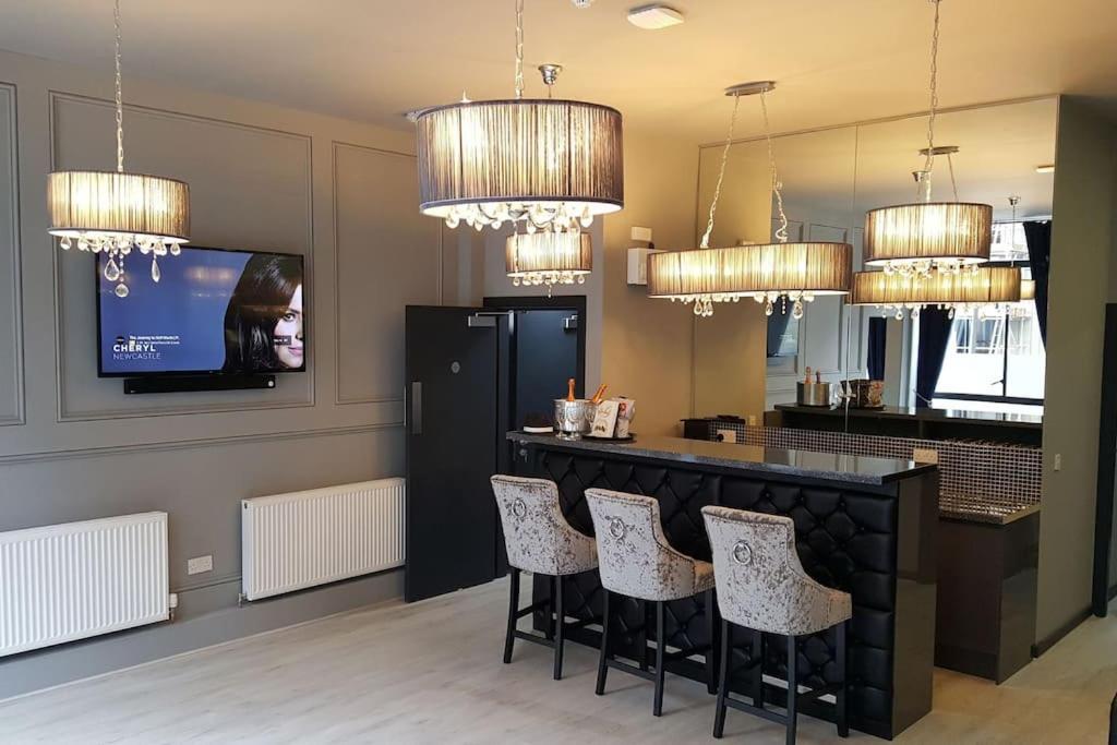 The V.I.P Suite - Sleeps 24! Best For Large Groups Liverpool Exterior photo